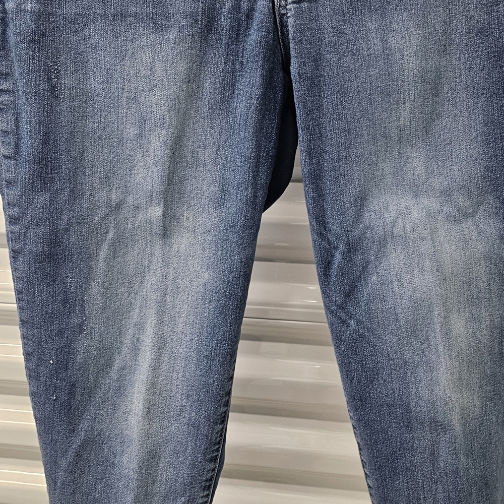 Democracy Women's Ankle Jeans in Faded Blue